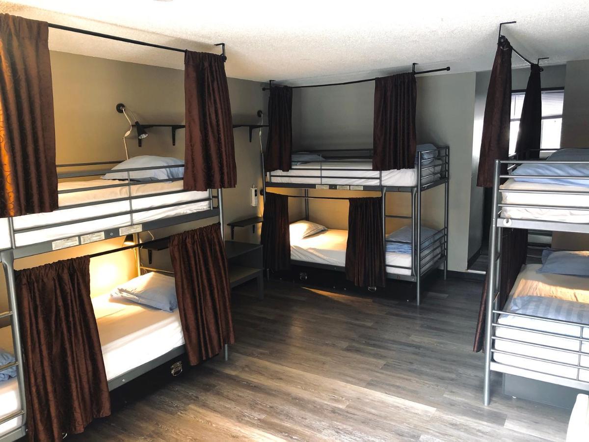 Bett in Frauenschlafsaal mit 6 Betten und eigenem Bad