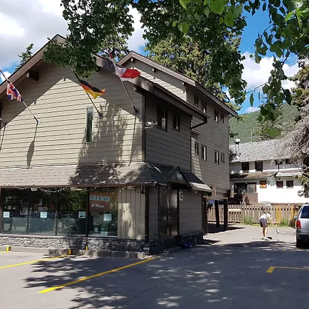 Banff International Hostel-3