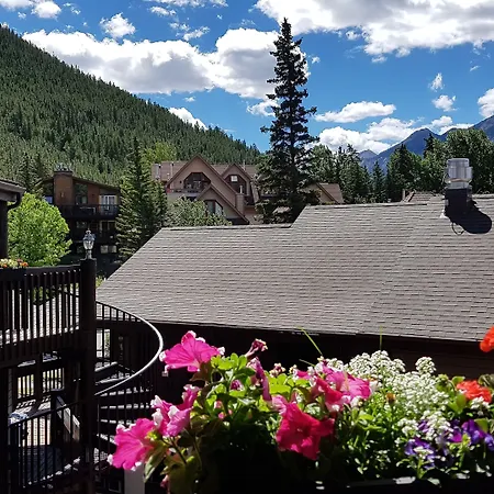 Banff International Hostel-3